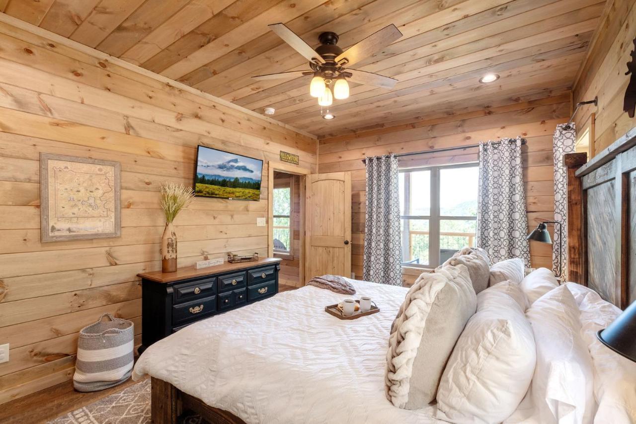 New / 3 King Suites / Sleeps12 / View / 5 Mi To Pf / Hot Tub เซอเวียร์วีล ภายนอก รูปภาพ