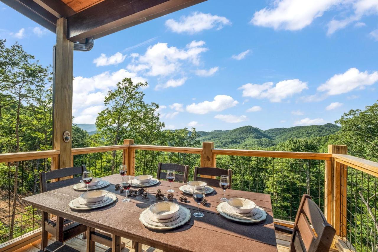 New / 3 King Suites / Sleeps12 / View / 5 Mi To Pf / Hot Tub เซอเวียร์วีล ภายนอก รูปภาพ