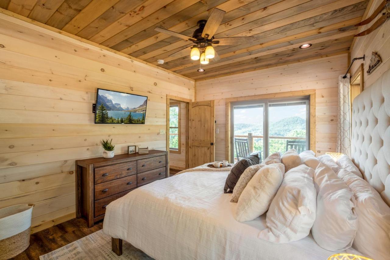 New / 3 King Suites / Sleeps12 / View / 5 Mi To Pf / Hot Tub เซอเวียร์วีล ภายนอก รูปภาพ