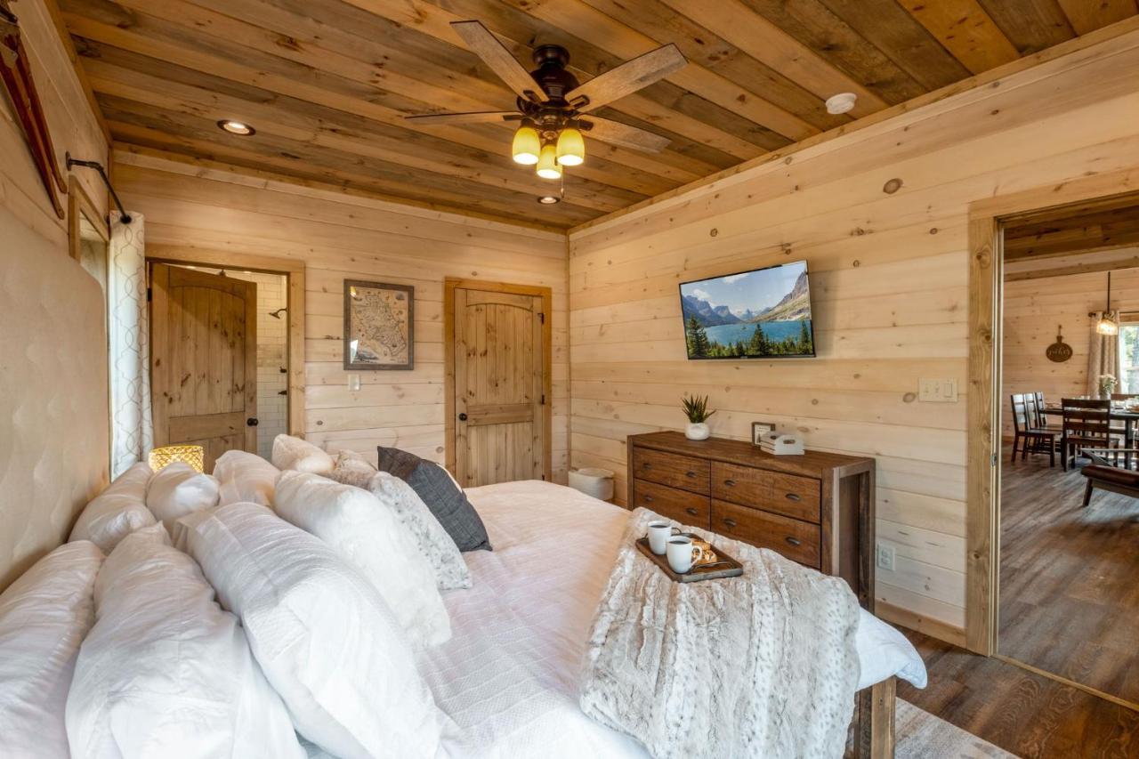 New / 3 King Suites / Sleeps12 / View / 5 Mi To Pf / Hot Tub เซอเวียร์วีล ภายนอก รูปภาพ