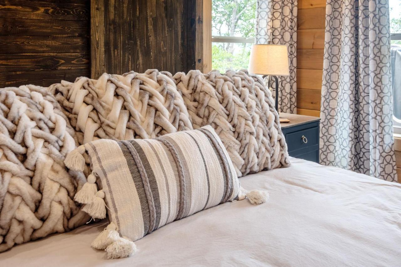 New / 3 King Suites / Sleeps12 / View / 5 Mi To Pf / Hot Tub เซอเวียร์วีล ภายนอก รูปภาพ