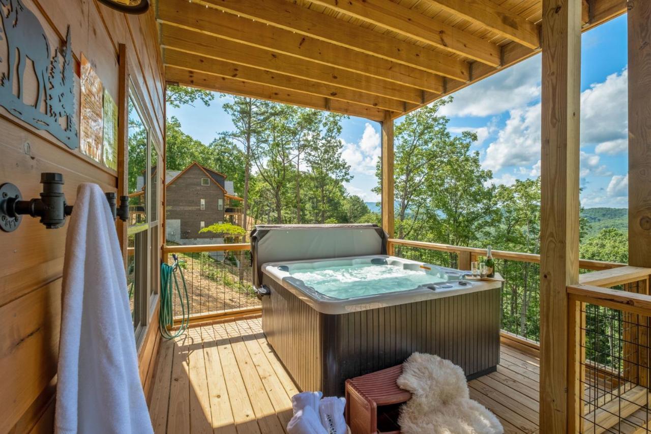 New / 3 King Suites / Sleeps12 / View / 5 Mi To Pf / Hot Tub เซอเวียร์วีล ภายนอก รูปภาพ