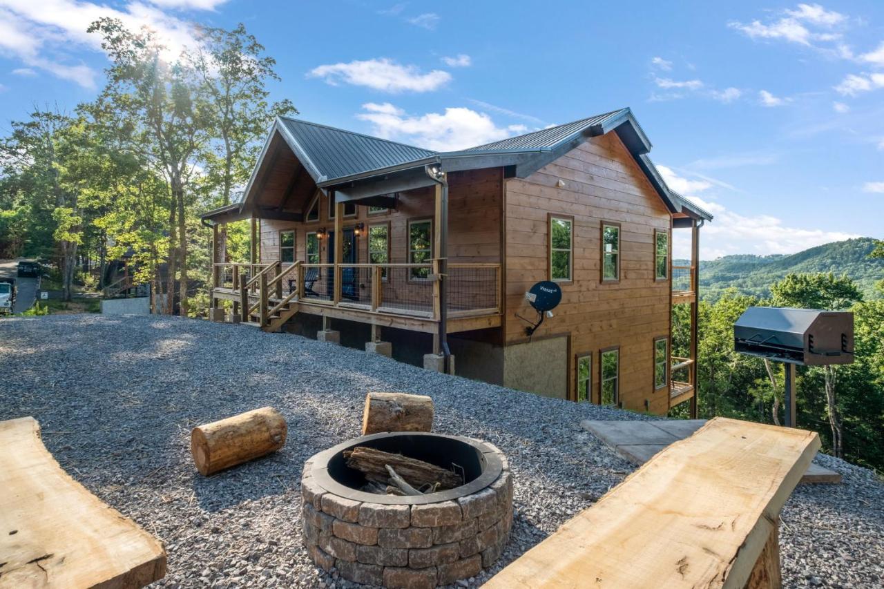 New / 3 King Suites / Sleeps12 / View / 5 Mi To Pf / Hot Tub เซอเวียร์วีล ภายนอก รูปภาพ