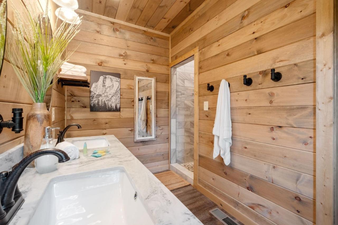New / 3 King Suites / Sleeps12 / View / 5 Mi To Pf / Hot Tub เซอเวียร์วีล ภายนอก รูปภาพ