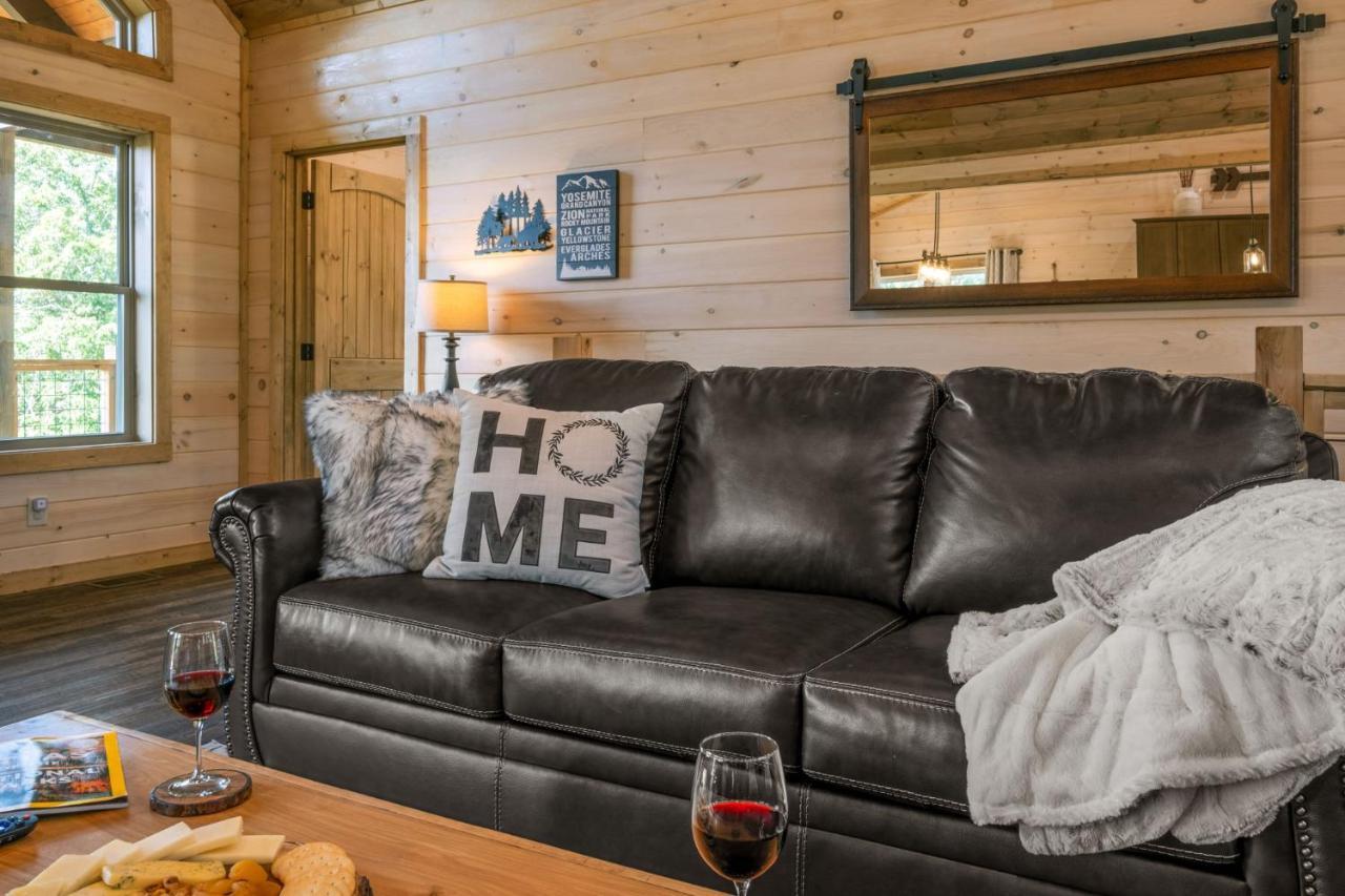 New / 3 King Suites / Sleeps12 / View / 5 Mi To Pf / Hot Tub เซอเวียร์วีล ภายนอก รูปภาพ
